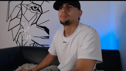 Snapshot of deivy_gram chatting on 03-03-25, 12:37 DEIVY online show from 03-03-25, 12:37