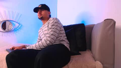 Snapshot of deivy_gram chatting on 09-12-25, 01:49 DEIVY online show from 09-12-25, 01:49