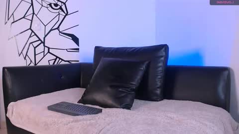 Snapshot of deivy_gram chatting on 09-18-25, 02:02 DEIVY online show from 09-18-25, 02:02