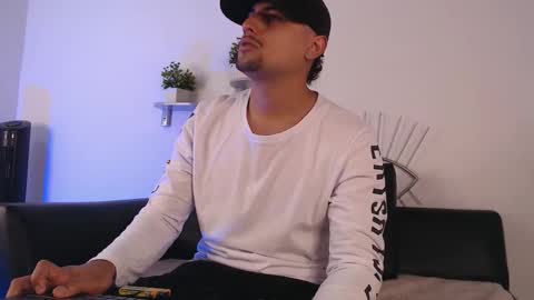 Snapshot of deivy_gram chatting on 10-24-25, 01:24 DEIVY online show from 10-24-25, 01:24