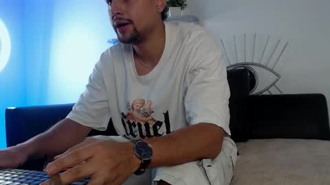 Snapshot of deivy_gram chatting on 11-02-25, 09:39 DEIVY online show from 11-02-25, 09:39