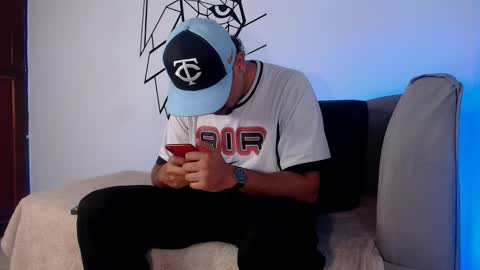 Snapshot of deivy_gram chatting on 12-04-25, 12:42 DEIVY online show from 12-04-25, 12:42