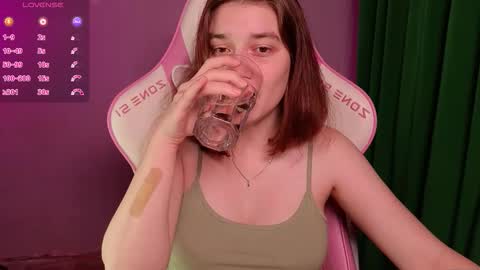 Snapshot of deizysweet chatting on 10-15-25, 05:29 Princess Potato online show from 10-15-25, 05:29