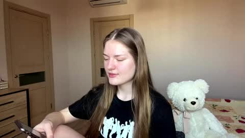 Mila online show from 03-27-26, 09:42