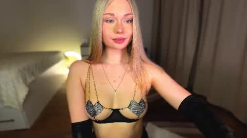 Snapshot of delanona chatting on 06-30-26, 11:17 Dia online show from 06-30-26, 11:17