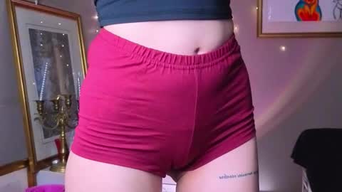 Snapshot of delcieodoherty chatting on 11-06-25, 08:32 Adla online show from 11-06-25, 08:32