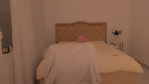 Snapshot of deliadelicious chatting on 12-16-24, 10:40 deliadelicious online show from 12-16-24, 10:40