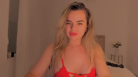 Snapshot of deliadelicious chatting on 02-15-25, 12:43 deliadelicious online show from 02-15-25, 12:43