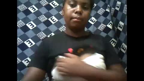 deliah712909 online show from 01-12-25, 10:23