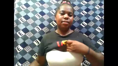 deliah712909 online show from 09-28-25, 06:41