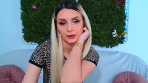 Snapshot of deliciaalove chatting on 12-02-25, 07:20 deliciaalove online show from 12-02-25, 07:20