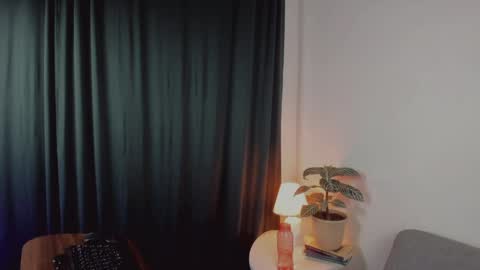 Delilah online show from 04-09-26, 06:19