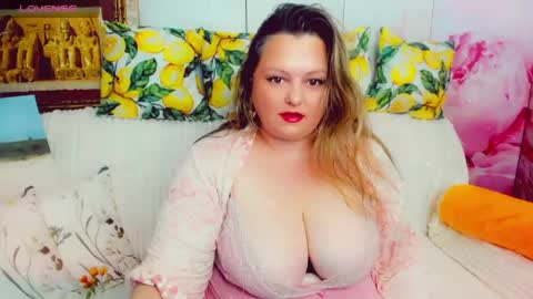 Snapshot of delinnia chatting on 05-30-26, 03:20 Margo online show from 05-30-26, 03:20
