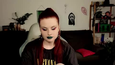 dellacrush_ online show from 12-21-25, 06:04