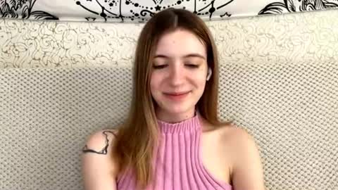 Sia online show from 04-17-26, 01:25