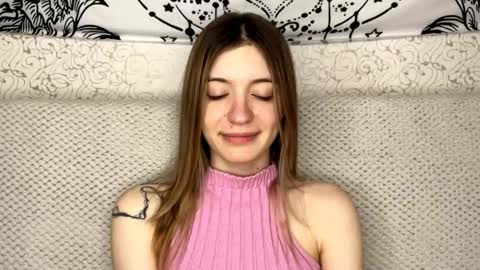 Sia online show from 05-17-26, 06:22