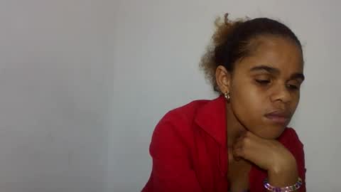 Snapshot of delphineee chatting on 06-10-26, 06:18 delphine online show from 06-10-26, 06:18