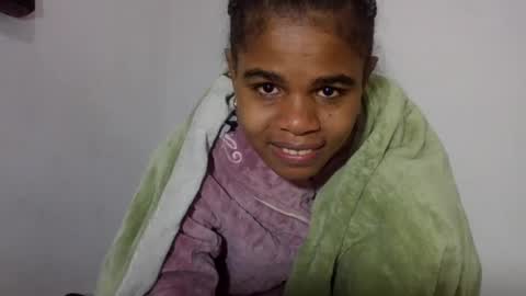 Snapshot of delphineee chatting on 06-18-26, 04:35 delphine online show from 06-18-26, 04:35