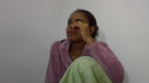 Snapshot of delphineee chatting on 06-24-26, 05:06 delphine online show from 06-24-26, 05:06