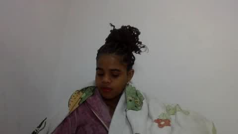 Snapshot of delphineee chatting on 06-26-26, 04:06 delphine online show from 06-26-26, 04:06