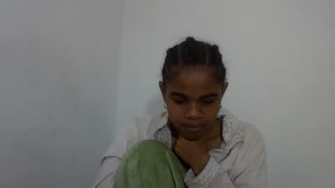 Snapshot of delphineee chatting on 07-06-26, 05:04 delphine online show from 07-06-26, 05:04