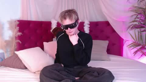 demianenglen online show from 10-03-25, 10:51