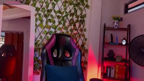 Snapshot of demimoore222 chatting on 03-07-25, 07:49 DEMI online show from 03-07-25, 07:49