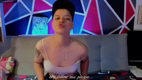 Snapshot of demimoore222 chatting on 10-23-25, 01:32 DEMI online show from 10-23-25, 01:32