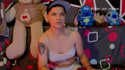 Snapshot of demimoore222 chatting on 11-17-25, 05:08 DEMI online show from 11-17-25, 05:08