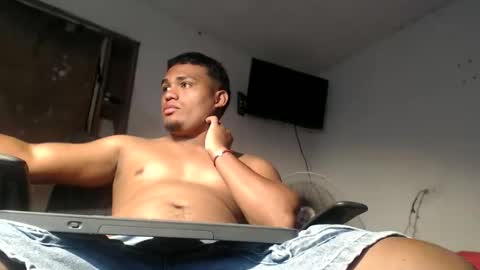 Snapshot of demol_latin chatting on 05-29-26, 03:43 MASTER DAV online show from 05-29-26, 03:43