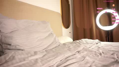 Snapshot of demoninangel chatting on 01-11-25, 04:36 Dave19 online show from 01-11-25, 04:36