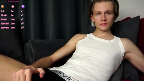 Snapshot of demoninangel chatting on 03-03-25, 04:03 Dave19 online show from 03-03-25, 04:03