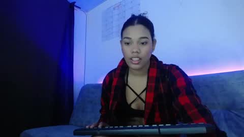 Snapshot of dena_k_ chatting on 10-05-25, 10:35 Dena k s online show from 10-05-25, 10:35