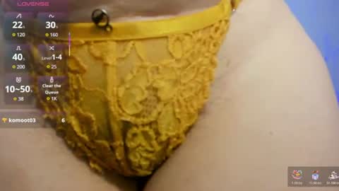 Snapshot of denise_babe_ chatting on 07-15-26, 03:28 Laura online show from 07-15-26, 03:28