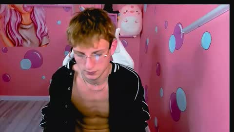 Snapshot of dennis_rodriguez chatting on 11-28-25, 04:15 Dennis online show from 11-28-25, 04:15