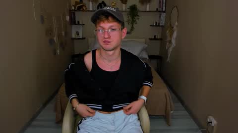 Snapshot of dennis_rodriguez chatting on 11-29-25, 08:45 Dennis online show from 11-29-25, 08:45