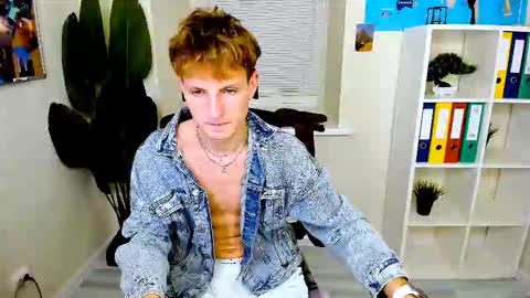 Snapshot of dennis_rodriguez chatting on 12-05-25, 09:00 Dennis online show from 12-05-25, 09:00