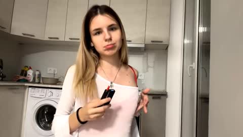 Denni online show from 09-14-25, 06:07