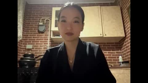 Snapshot of denysebernacchi chatting on 09-19-25, 02:51 Emma online show from 09-19-25, 02:51