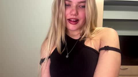 Snapshot of deonnahobb chatting on 02-14-26, 03:53 Luna online show from 02-14-26, 03:53