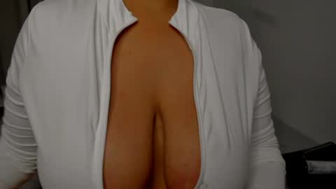 Snapshot of dephne_ chatting on 06-23-26, 06:11 Dephne online show from 06-23-26, 06:11