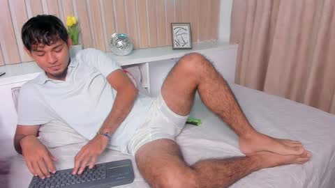 dereck_g online show from 04-17-26, 04:48