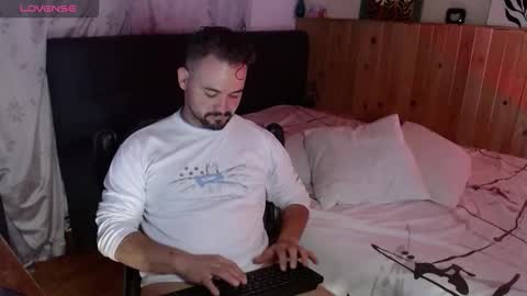 Dereck Mills3 online show from 02-25-26, 04:11