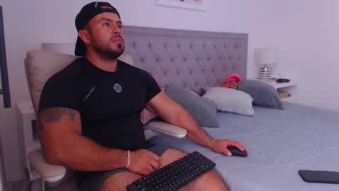 Derek online show from 01-14-26, 02:33