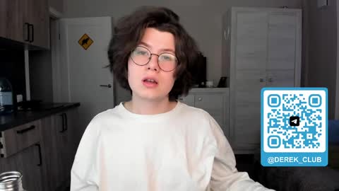 Derek online show from 05-10-26, 06:24