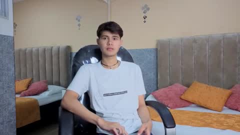 Snapshot of derek_sinn chatting on 02-08-26, 01:36 derek_sinn online show from 02-08-26, 01:36