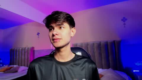 derek_sinn online show from 04-12-26, 12:54