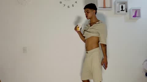 derek_star_ online show from 06-28-26, 12:49