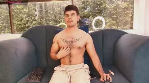 Snapshot of derek_voss chatting on 06-17-26, 01:34 derek_voss online show from 06-17-26, 01:34