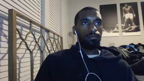 Snapshot of derekthetruth2 chatting on 09-10-25, 01:05 derekthetruth2 online show from 09-10-25, 01:05